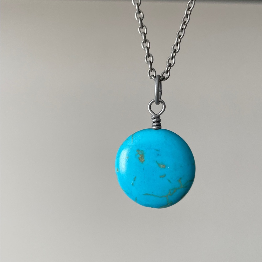 Turquoise gemstone necklace
